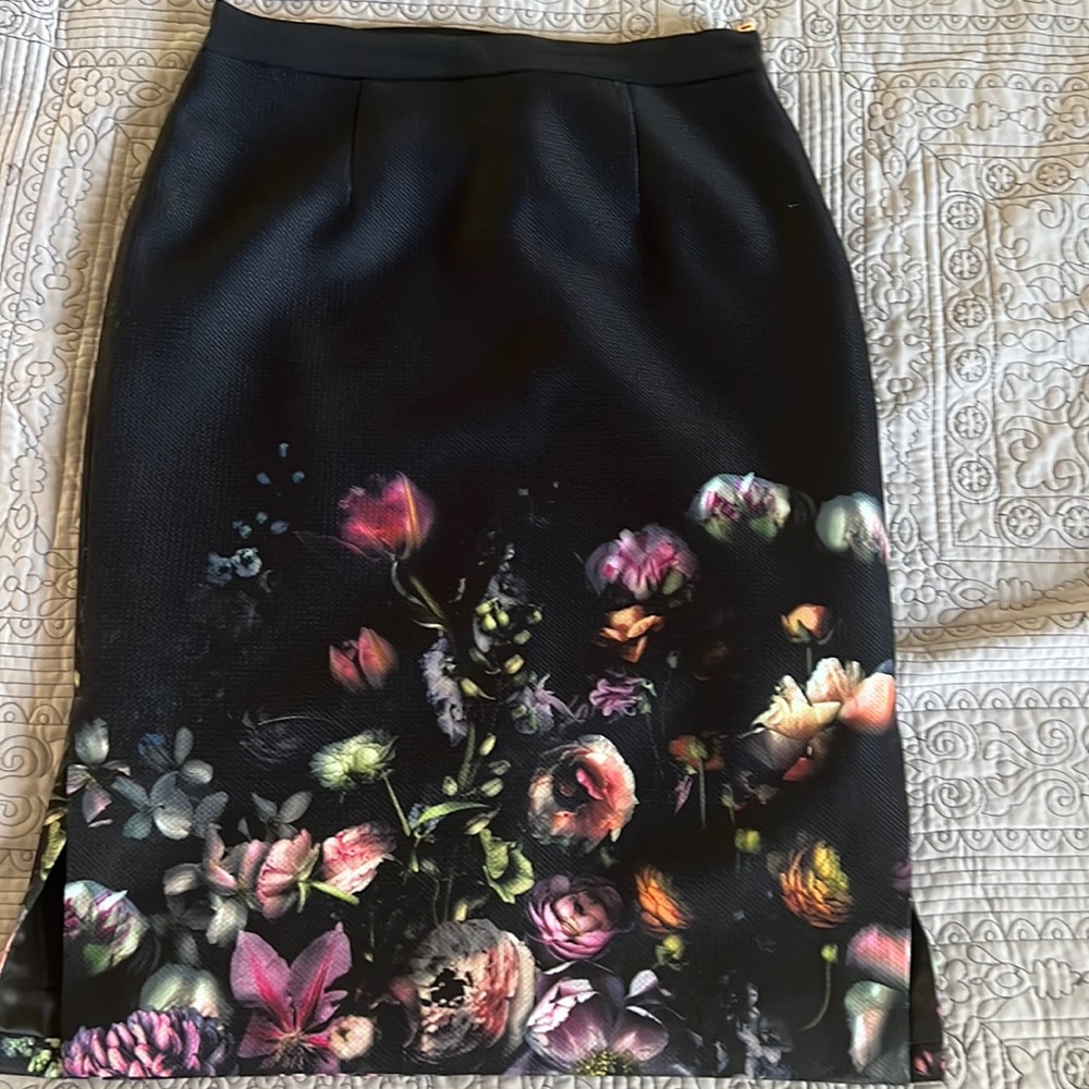 Ted Baker pencil skirt with side slits.